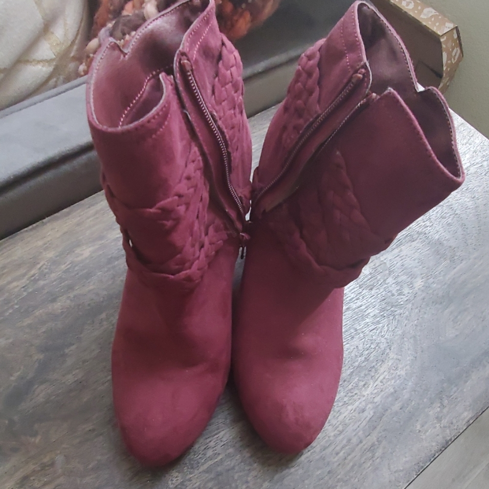Report ankle booties